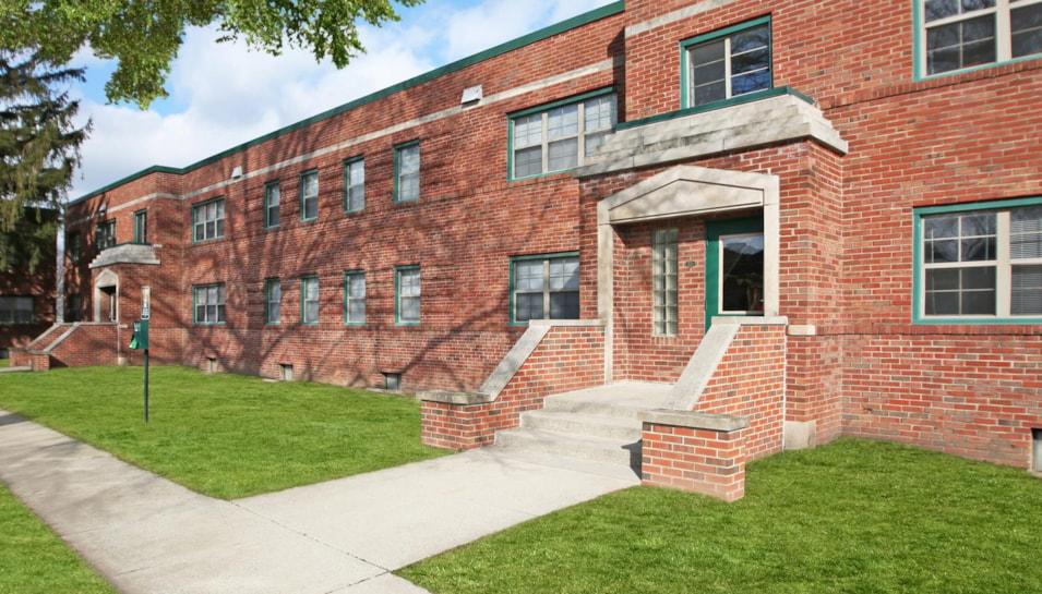 Compton Court Van Rooy Properties (Corp Site)